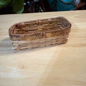 Tint Antique / Vintage Woven Rectangular Basket